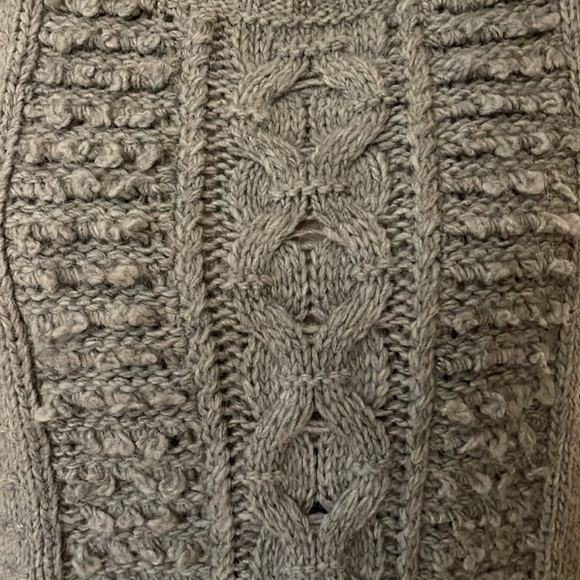 Banana Republic Italian Yarn Sweater - Picture 3 of 9